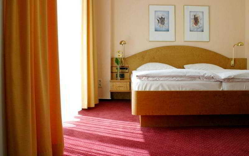 Hotel Kurfuerstendamm Am Adenauerplatz Berlin Exterior photo